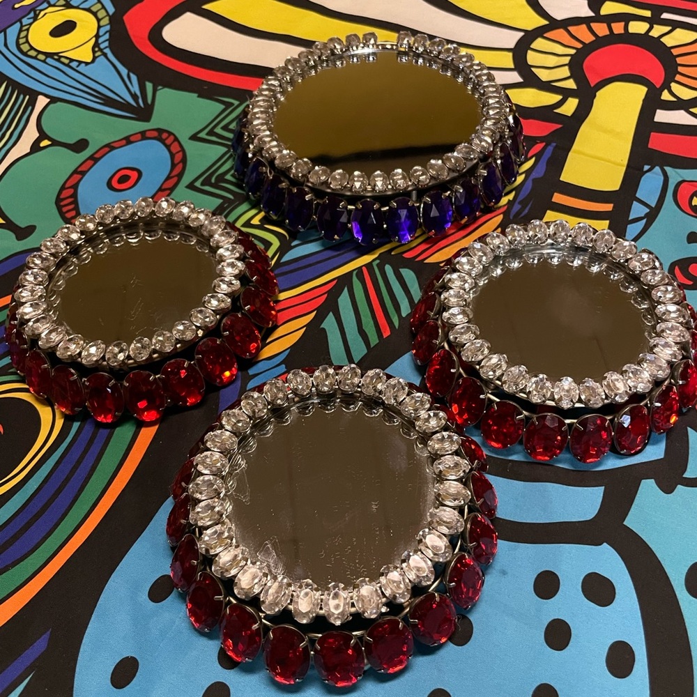 Beaded mirror display stands